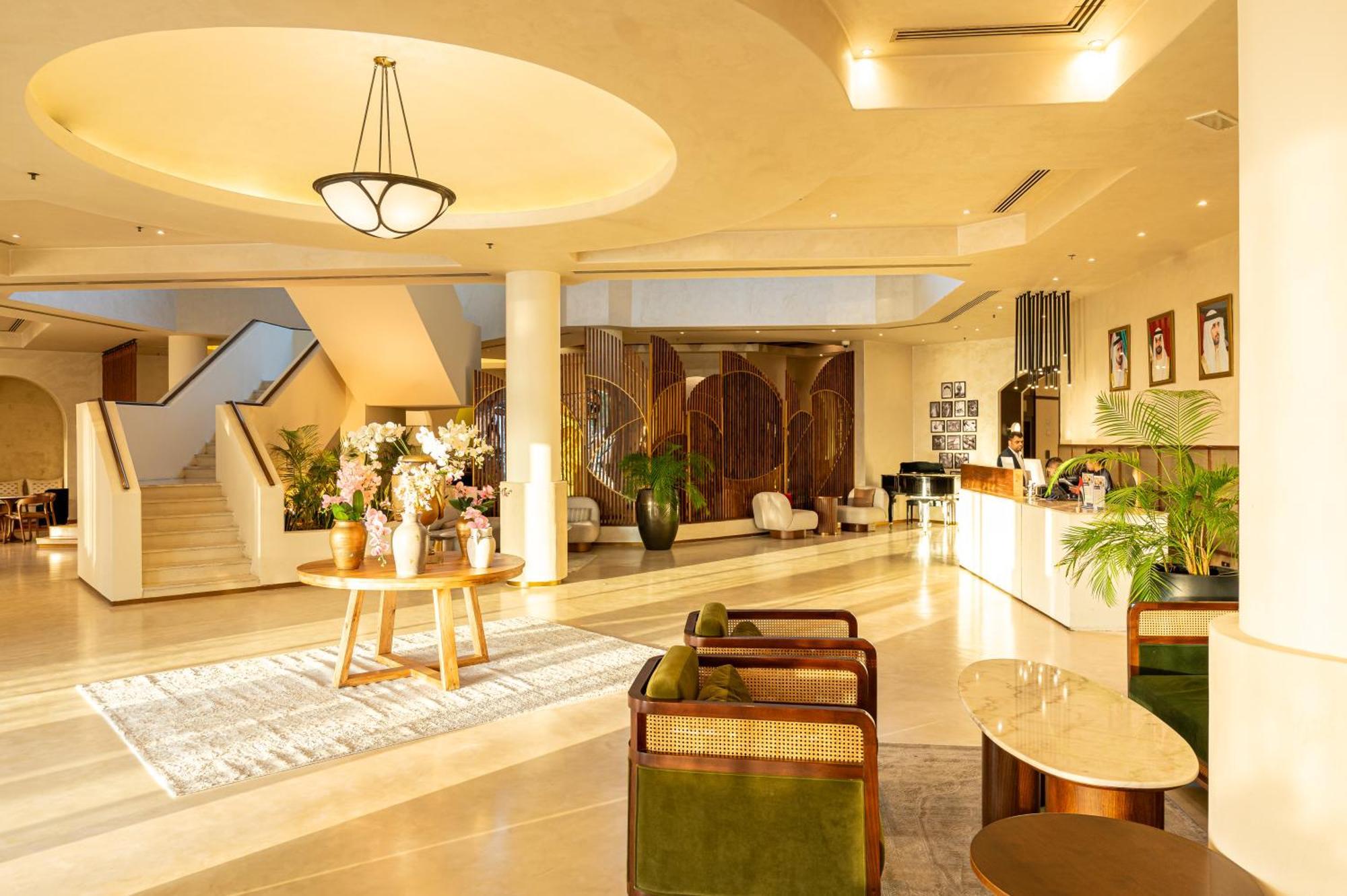 Majestic Cove Hotel - Formerly Le Meridien Fairway Dubái Exterior foto