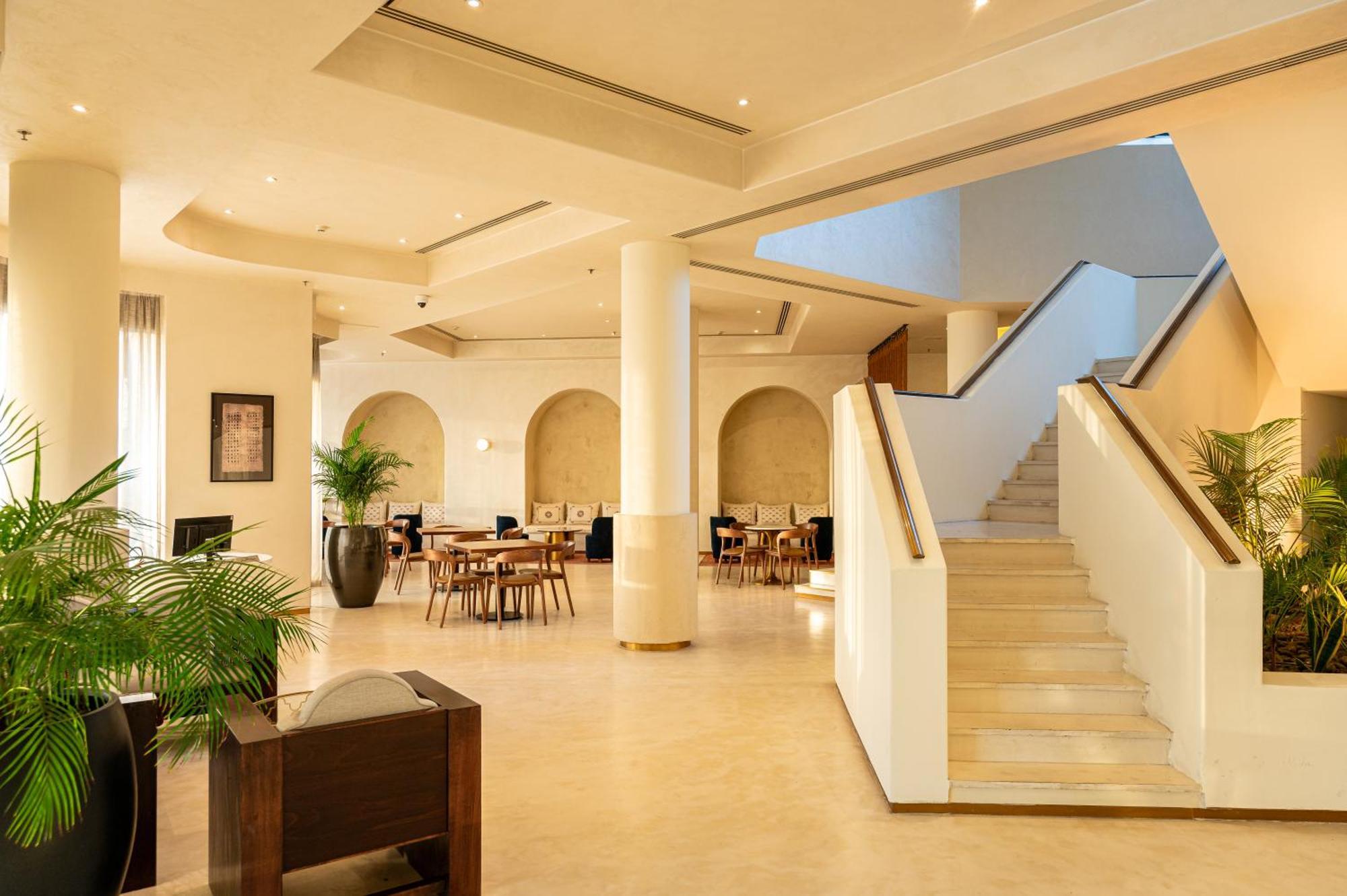 Majestic Cove Hotel - Formerly Le Meridien Fairway Dubái Exterior foto